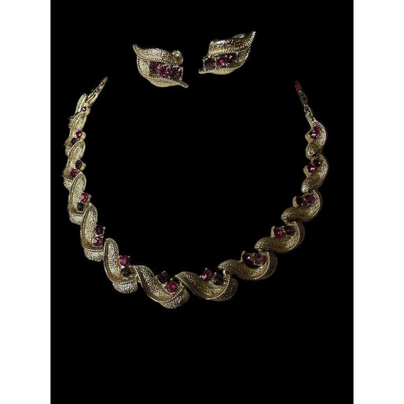 Set Coro Necklace Earrings With Multi-shade Purple Fuchsia Rhinestone Gold Tone - Picture 11 of 16